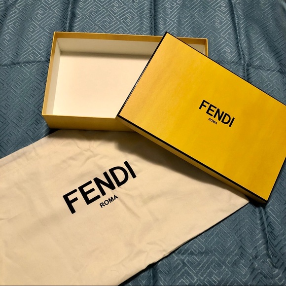 ⛔️SOLD⛔️ Fendi FF Shawl Scarf Brand New In Box - Picture 3 of 8